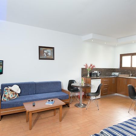 Loutsiana Deluxe Apts Айя Напа Екстериор снимка