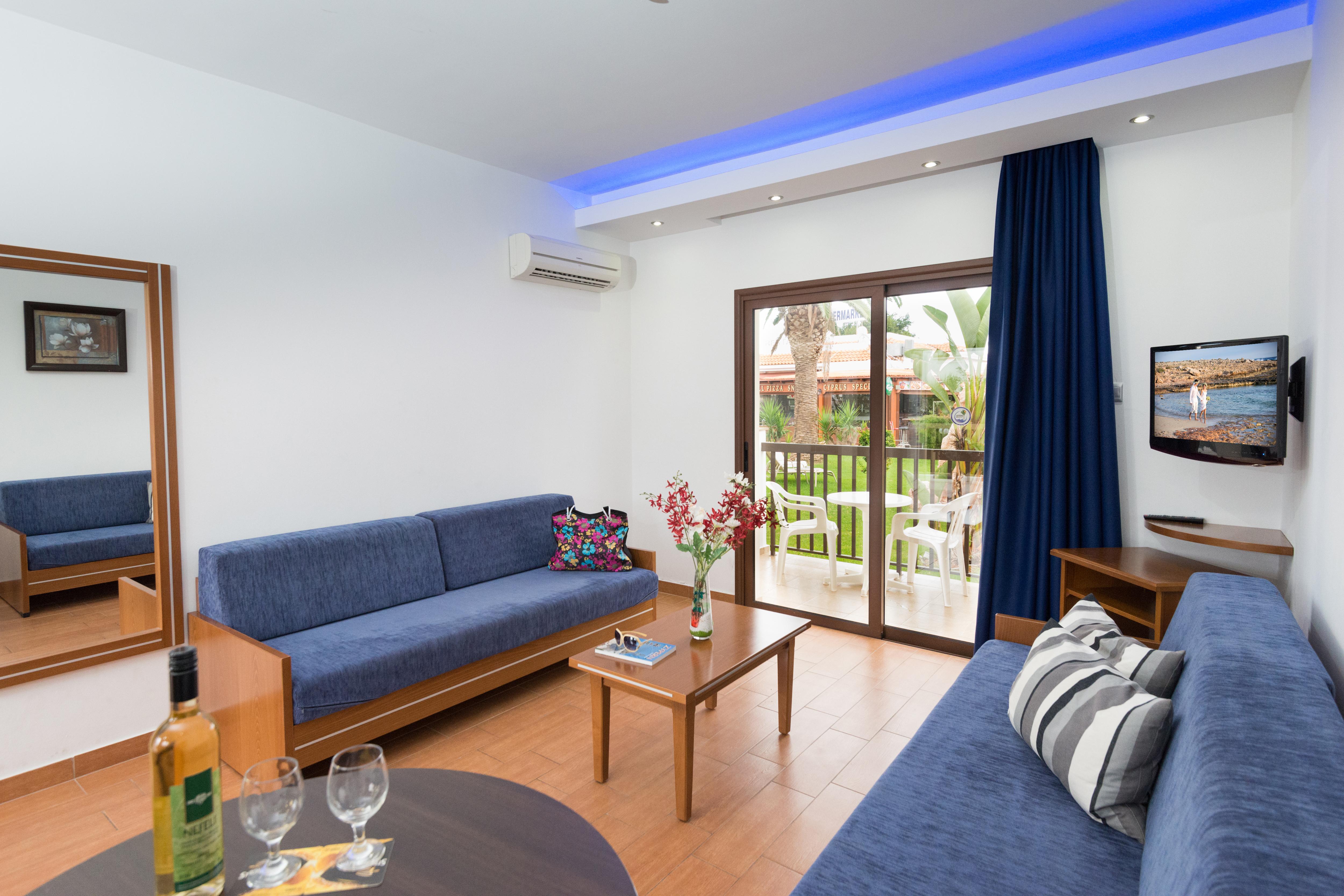 Loutsiana Deluxe Apts Айя Напа Екстериор снимка