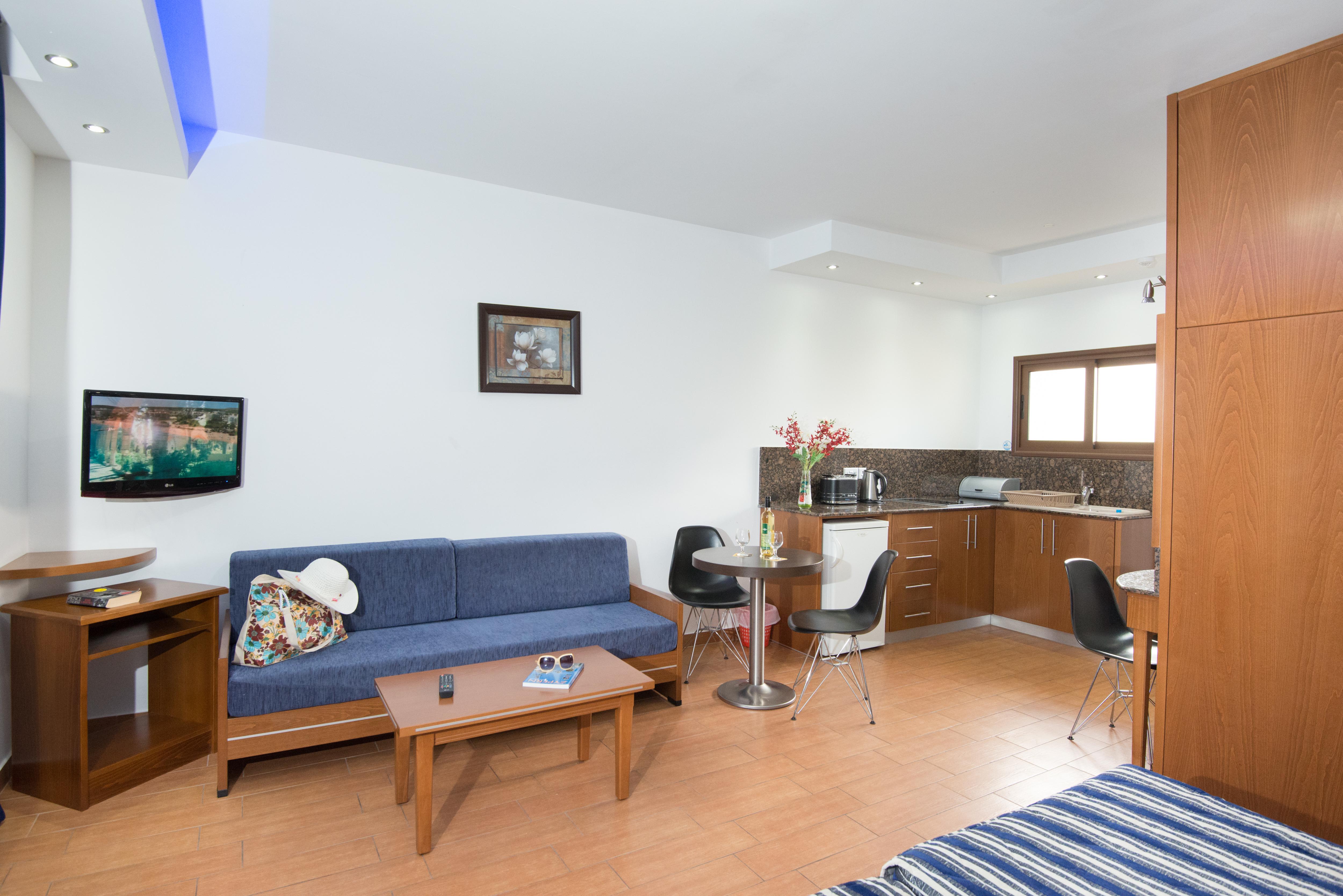 Loutsiana Deluxe Apts Айя Напа Екстериор снимка