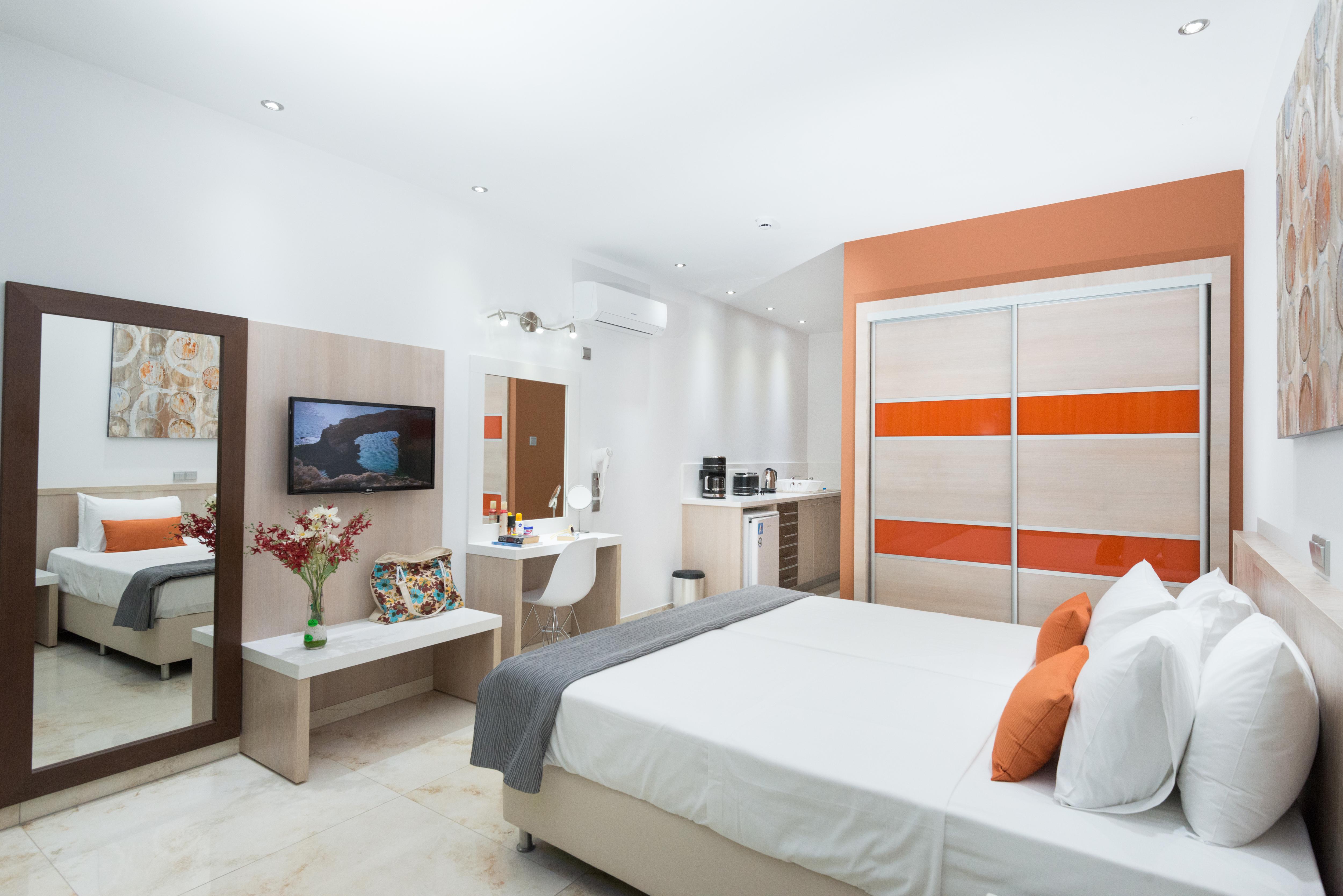 Loutsiana Deluxe Apts Айя Напа Екстериор снимка