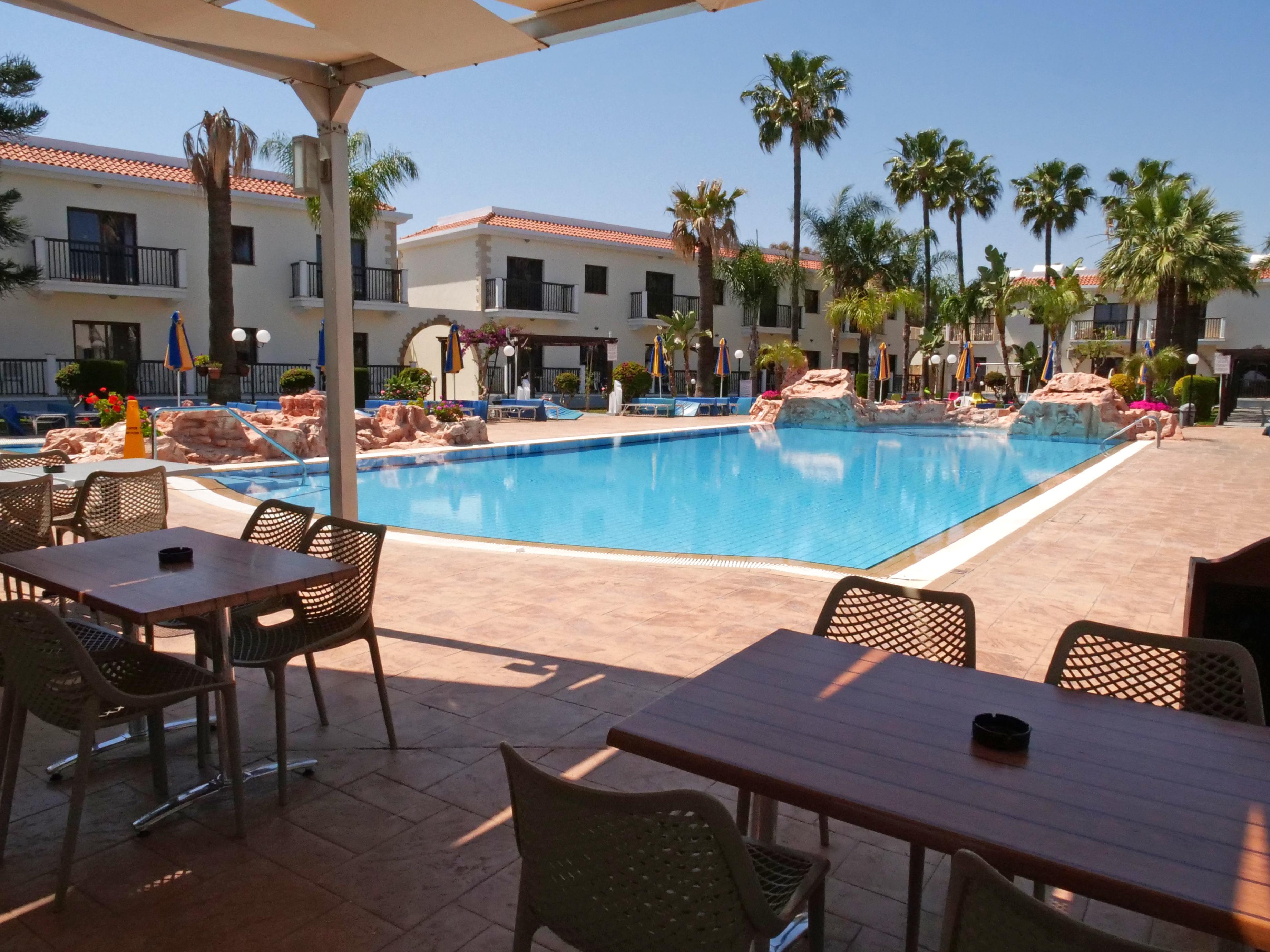 Loutsiana Deluxe Apts Айя Напа Екстериор снимка