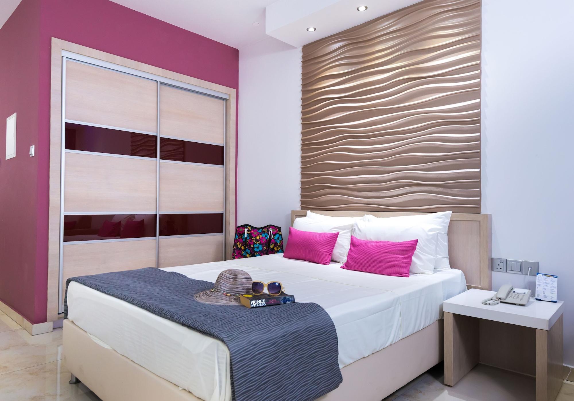 Loutsiana Deluxe Apts Айя Напа Екстериор снимка