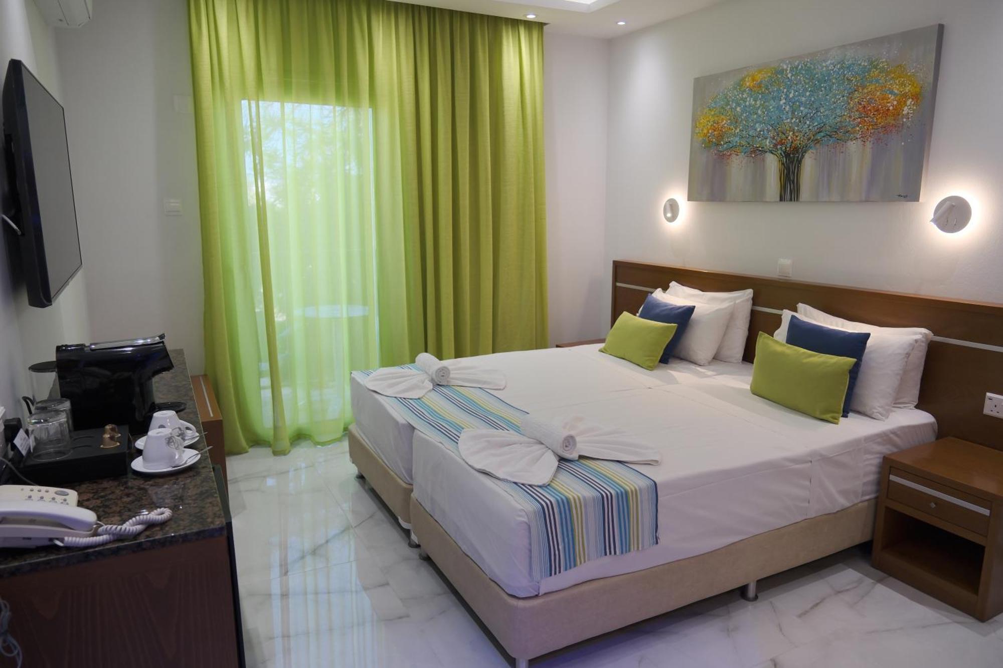 Loutsiana Deluxe Apts Айя Напа Екстериор снимка