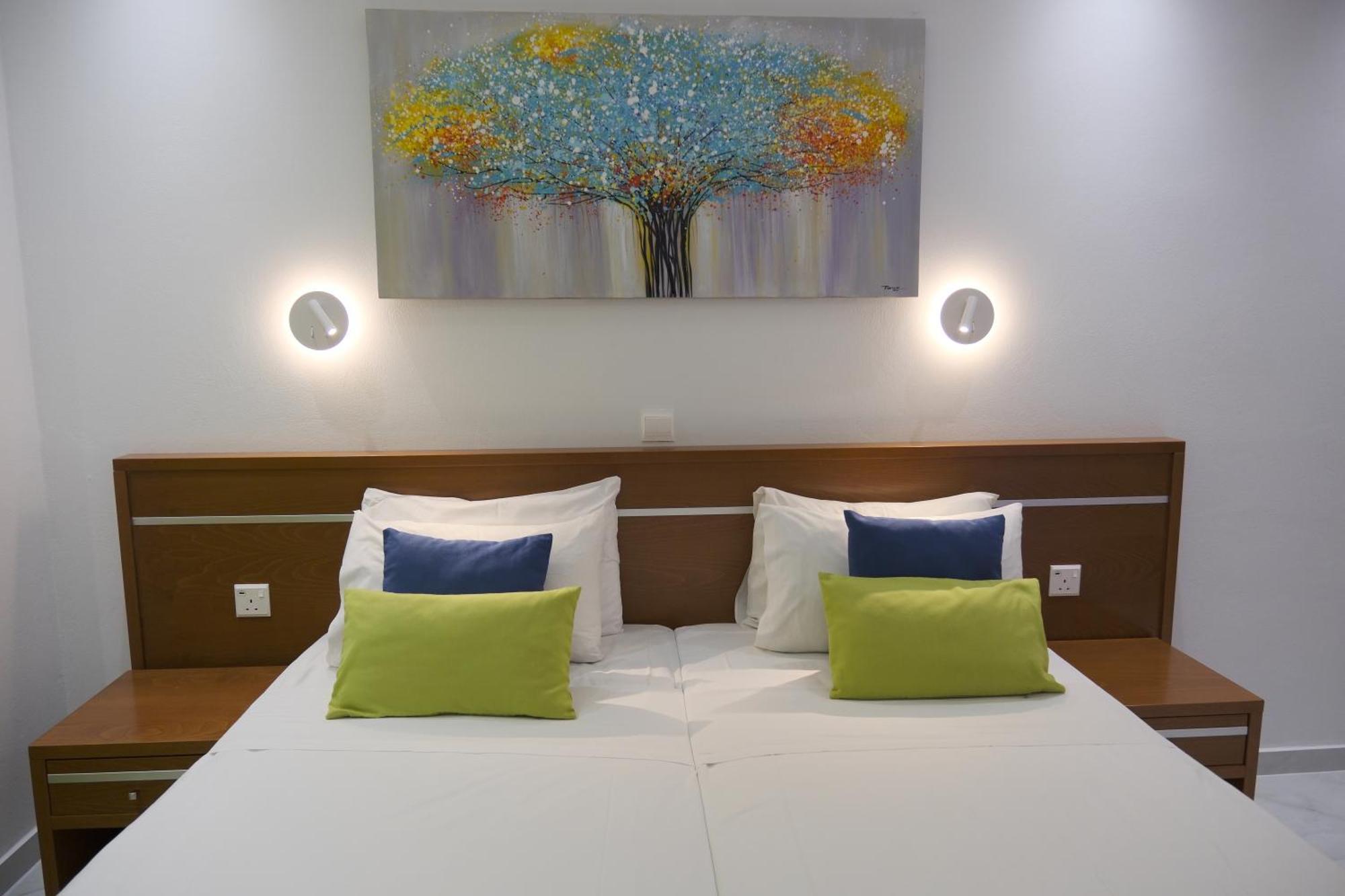 Loutsiana Deluxe Apts Айя Напа Стая снимка