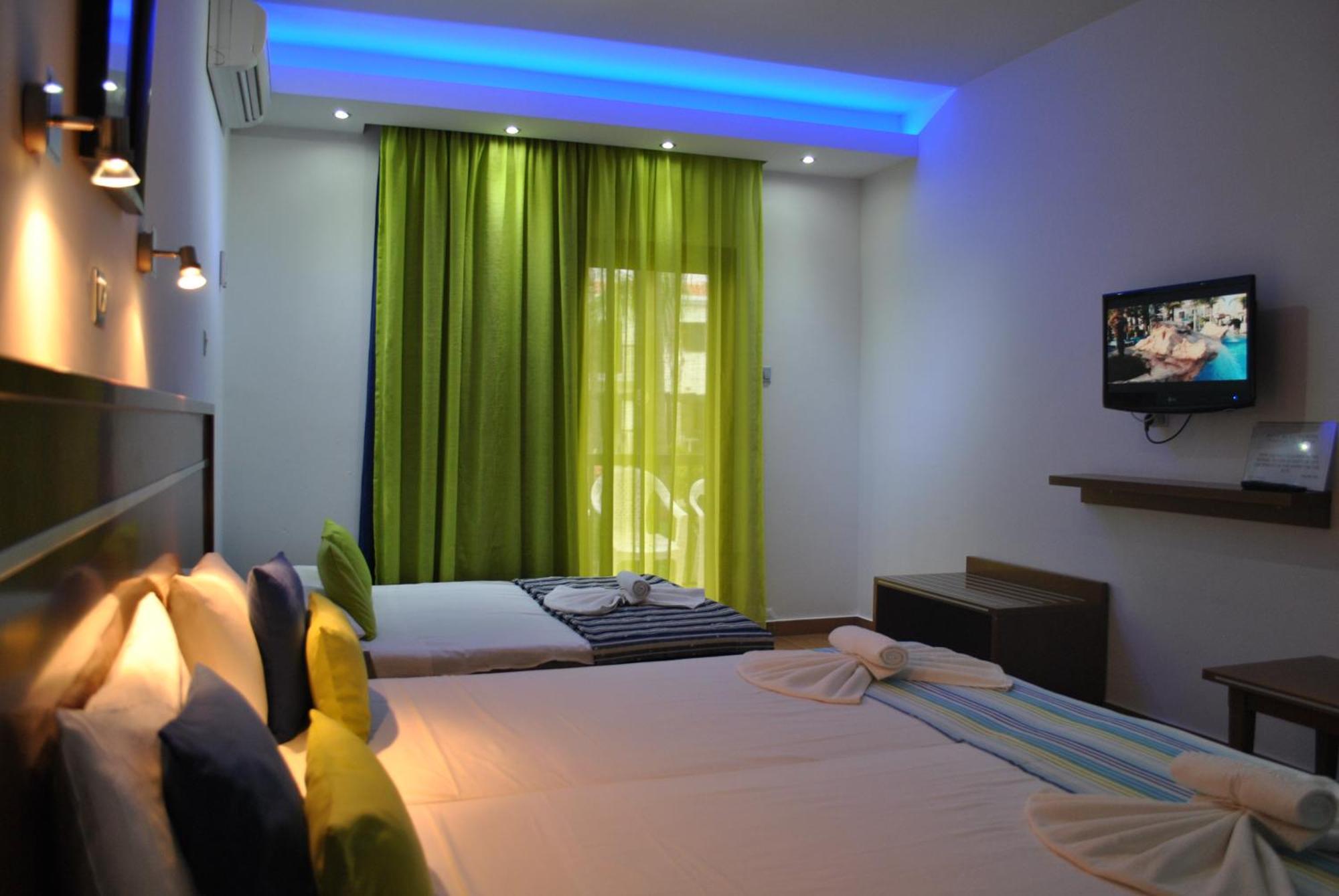Loutsiana Deluxe Apts Айя Напа Екстериор снимка