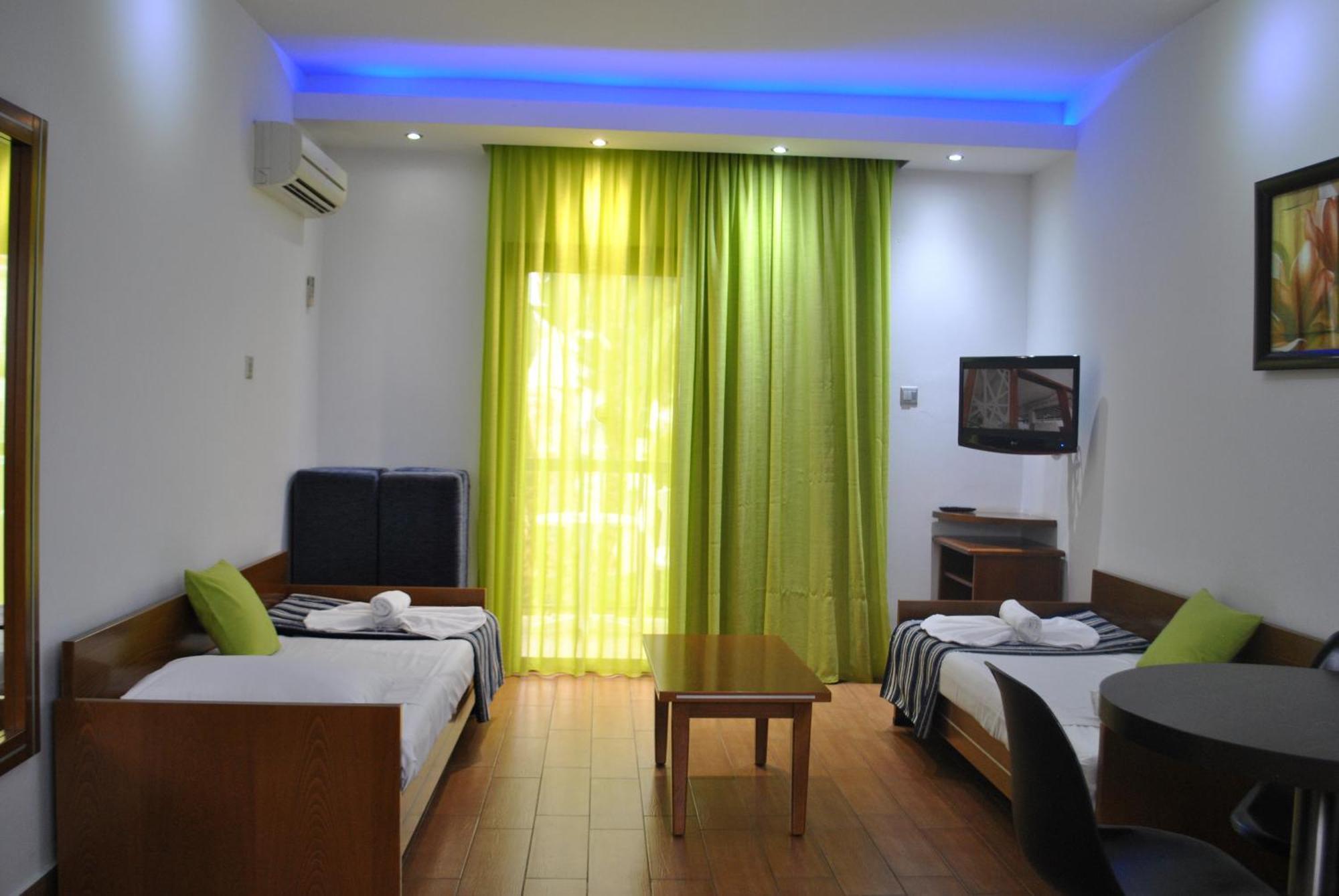 Loutsiana Deluxe Apts Айя Напа Екстериор снимка
