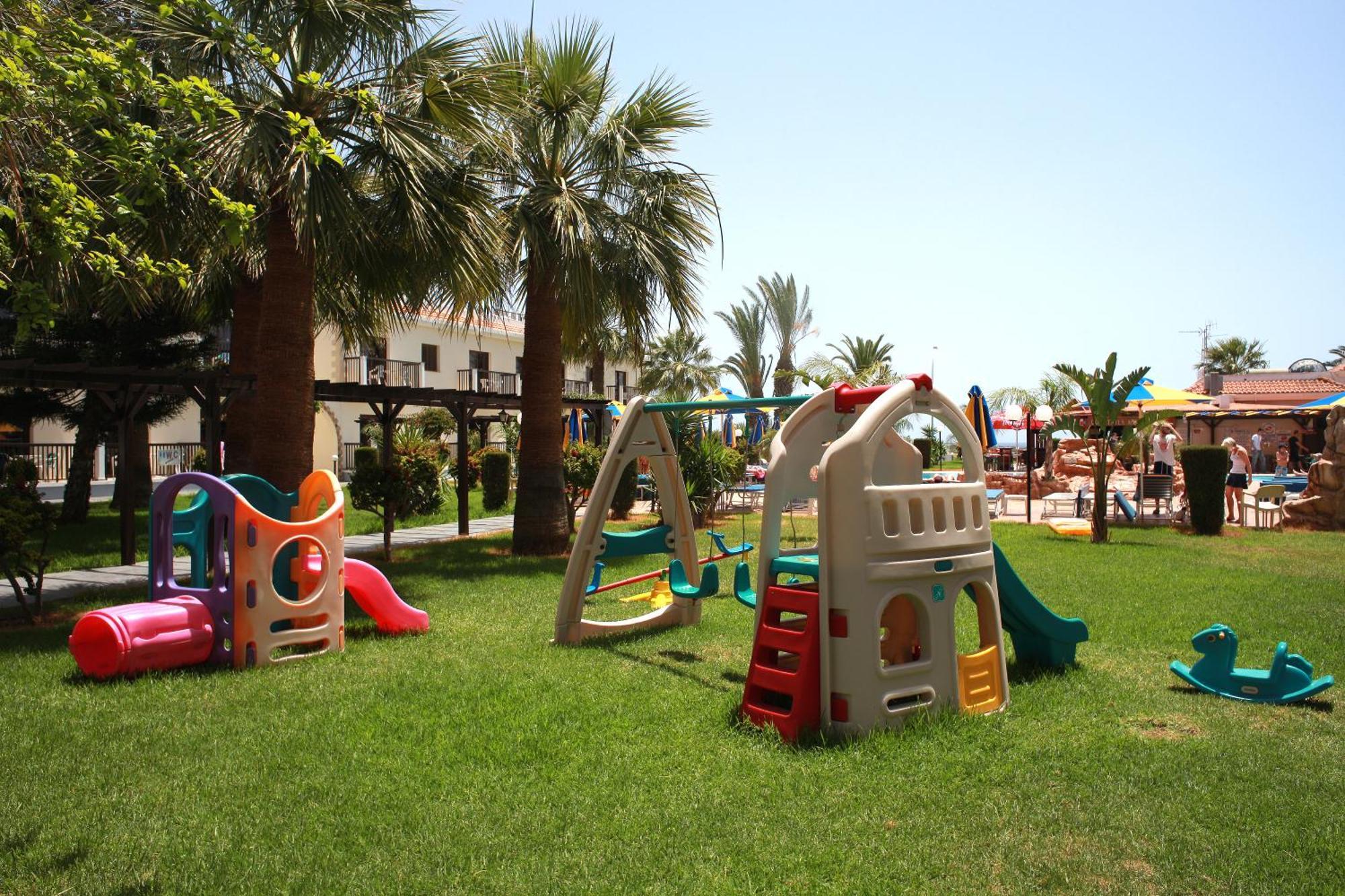 Loutsiana Deluxe Apts Айя Напа Екстериор снимка