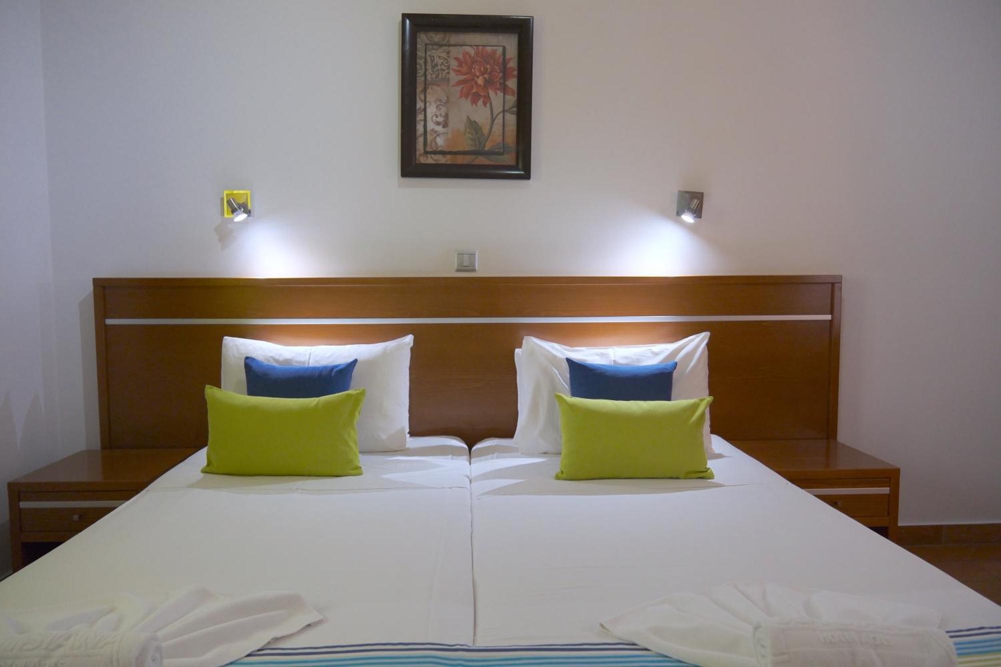 Loutsiana Deluxe Apts Айя Напа Стая снимка