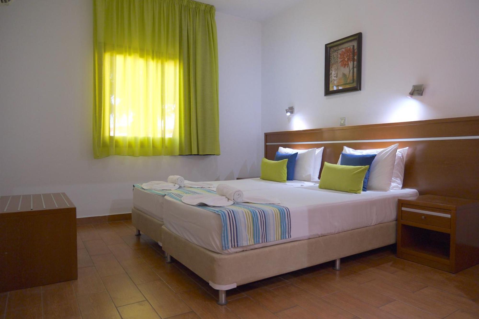 Loutsiana Deluxe Apts Айя Напа Стая снимка