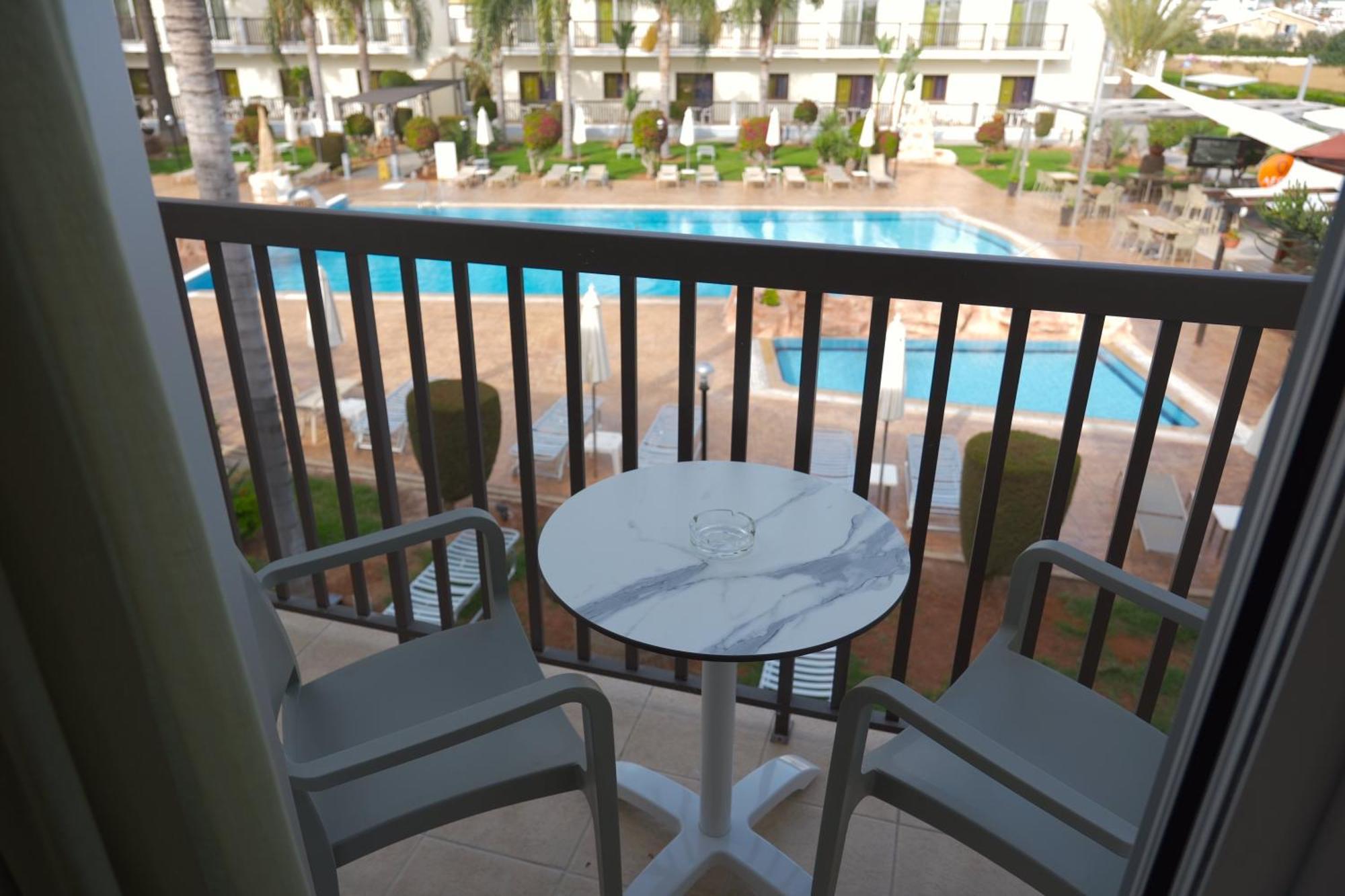 Loutsiana Deluxe Apts Айя Напа Стая снимка