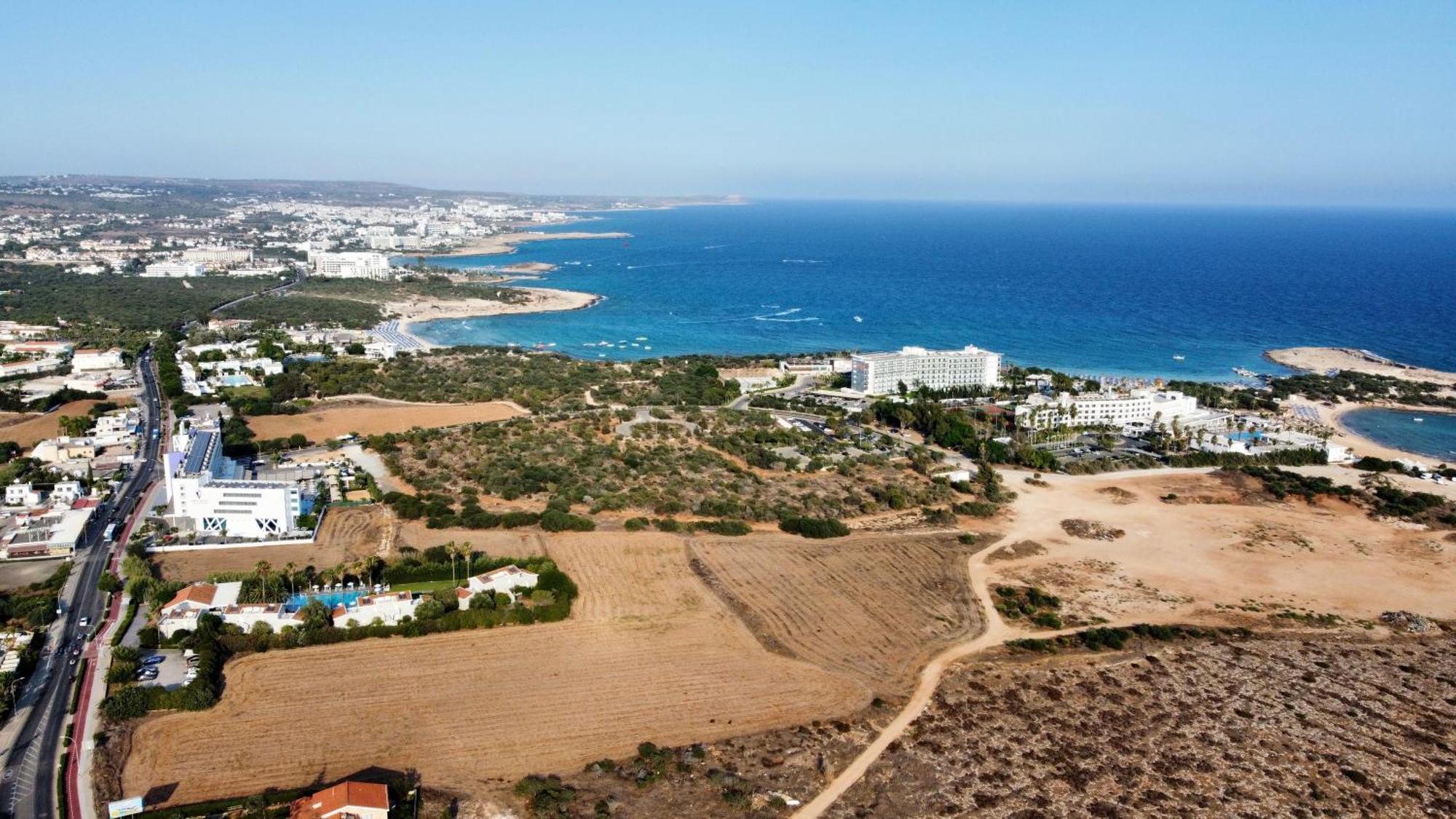 Loutsiana Deluxe Apts Айя Напа Екстериор снимка
