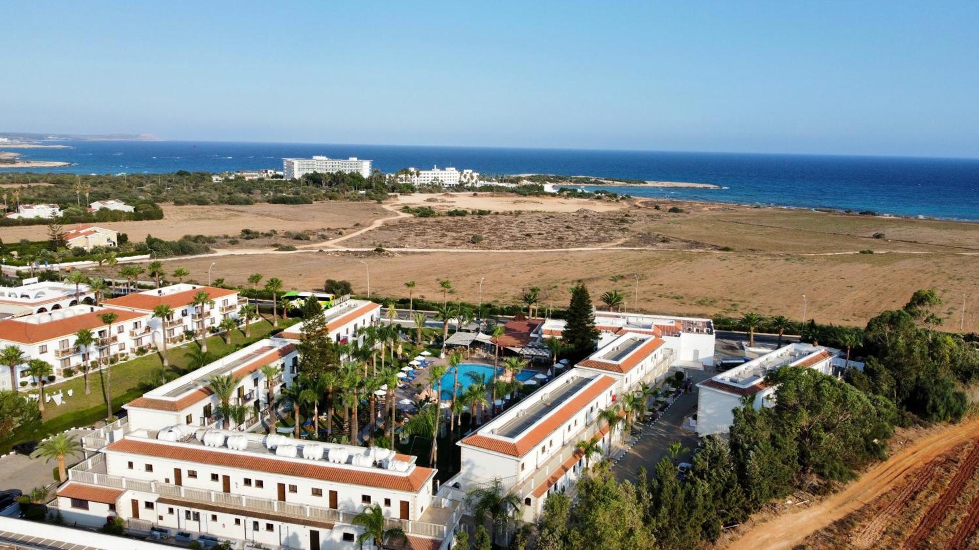 Loutsiana Deluxe Apts Айя Напа Екстериор снимка