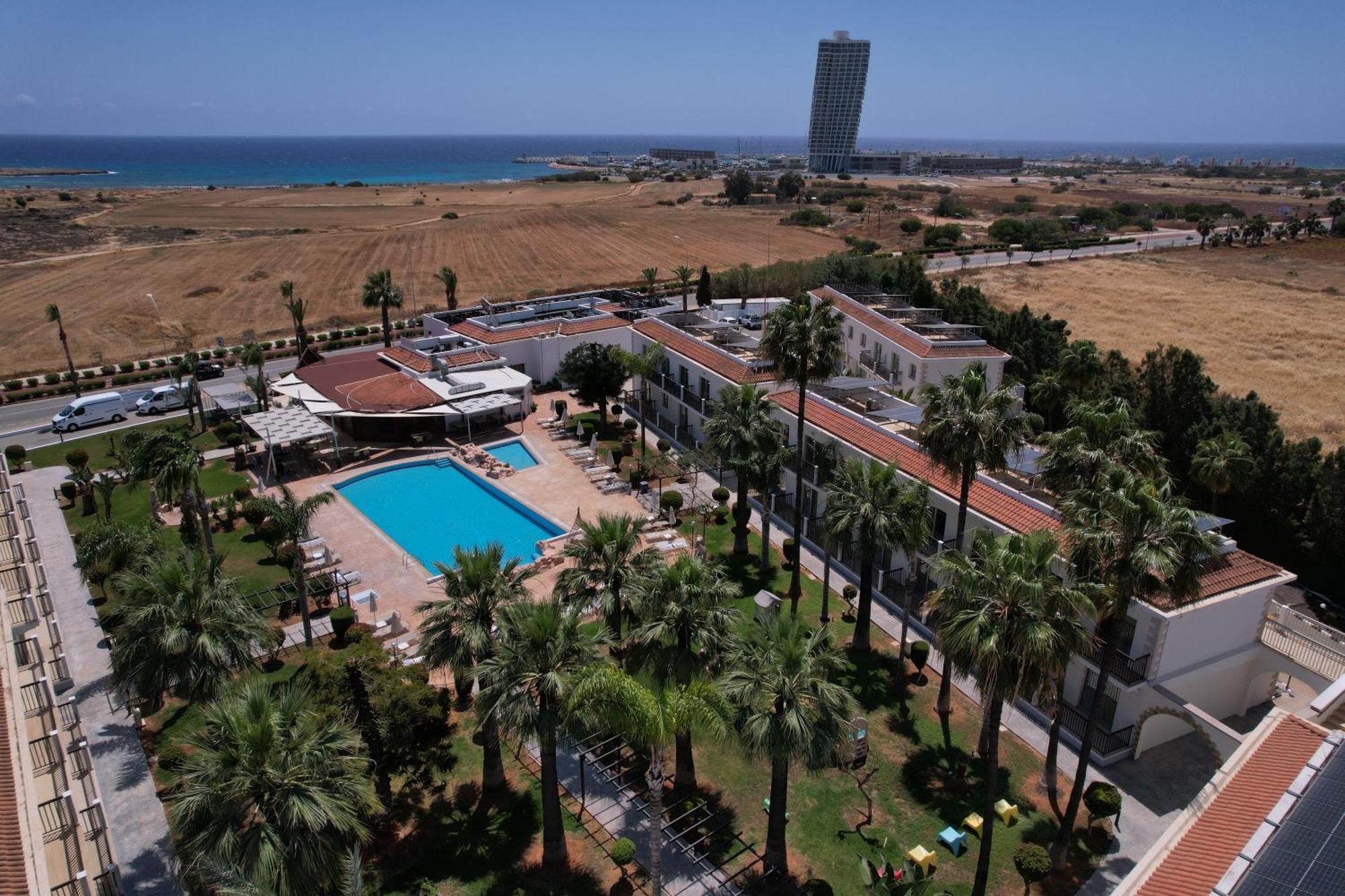 Loutsiana Deluxe Apts Айя Напа Екстериор снимка