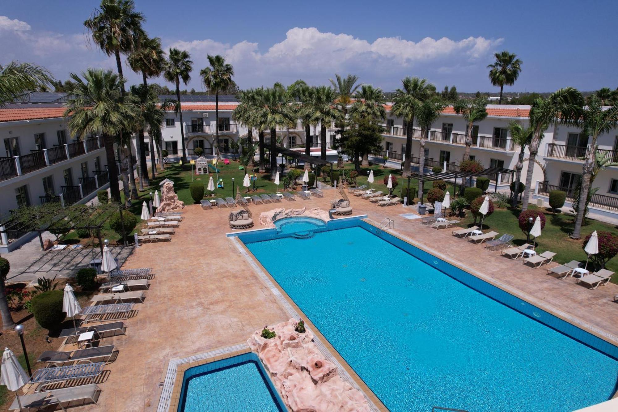 Loutsiana Deluxe Apts Айя Напа Екстериор снимка