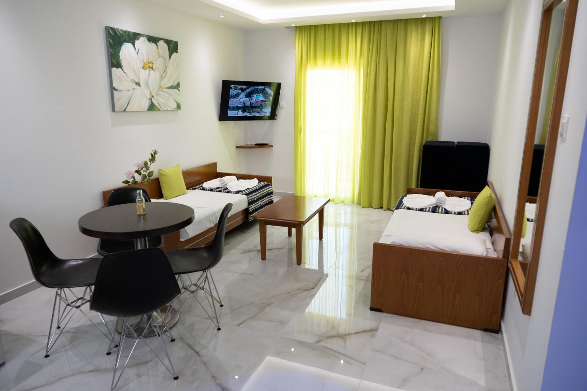 Loutsiana Deluxe Apts Айя Напа Екстериор снимка