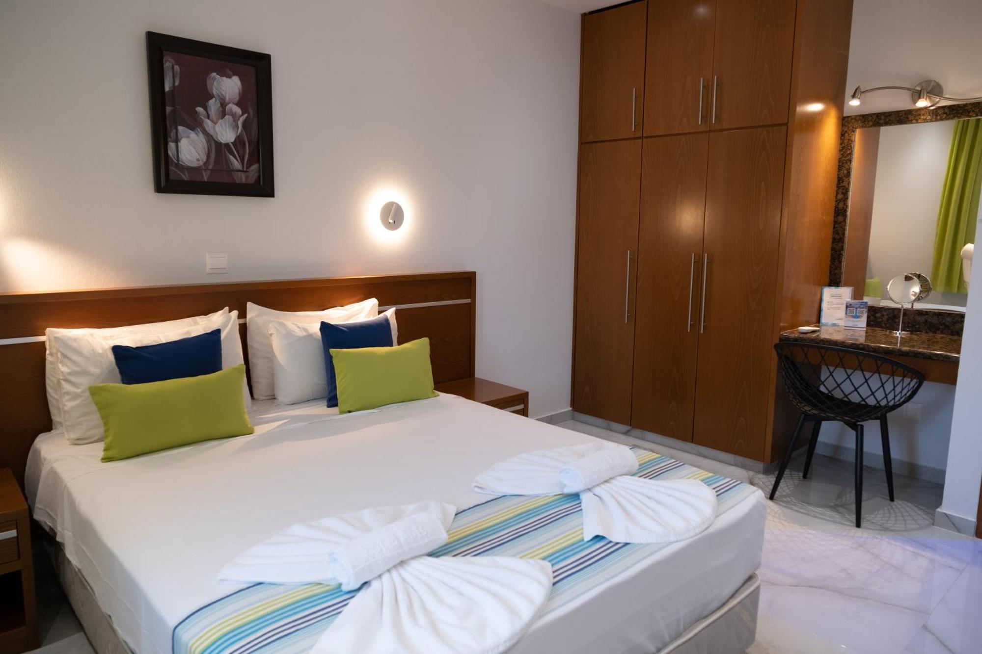 Loutsiana Deluxe Apts Айя Напа Стая снимка