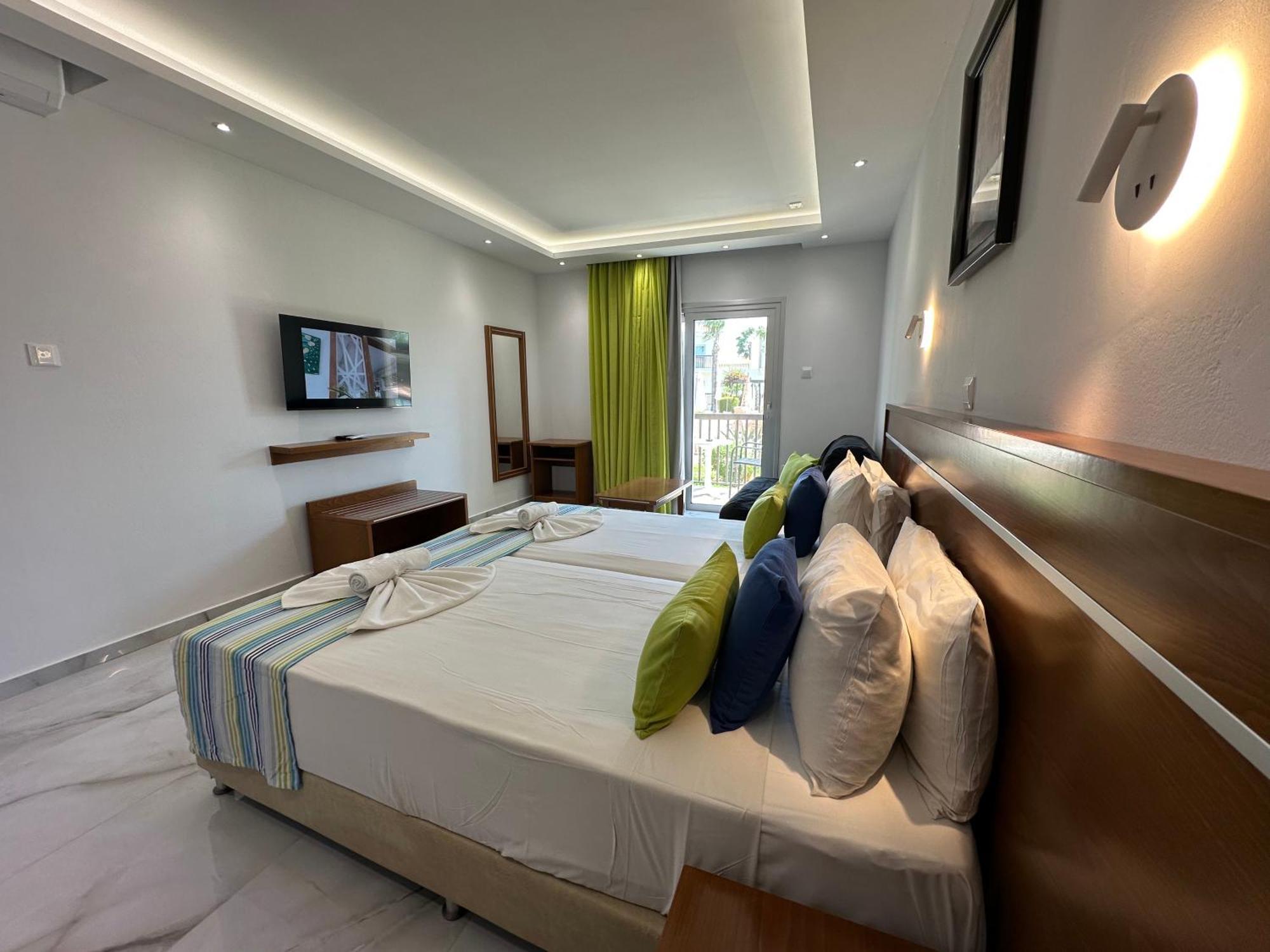 Loutsiana Deluxe Apts Айя Напа Стая снимка