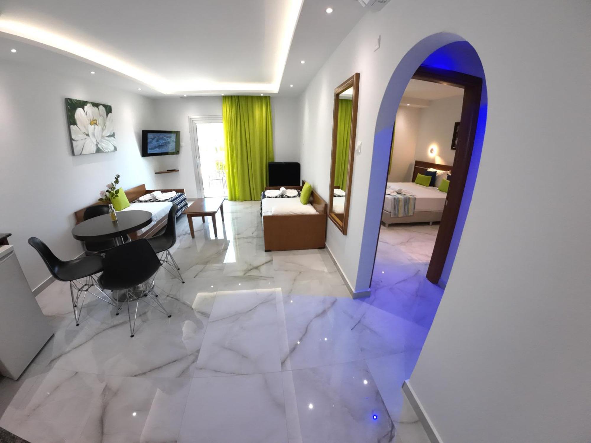 Loutsiana Deluxe Apts Айя Напа Екстериор снимка