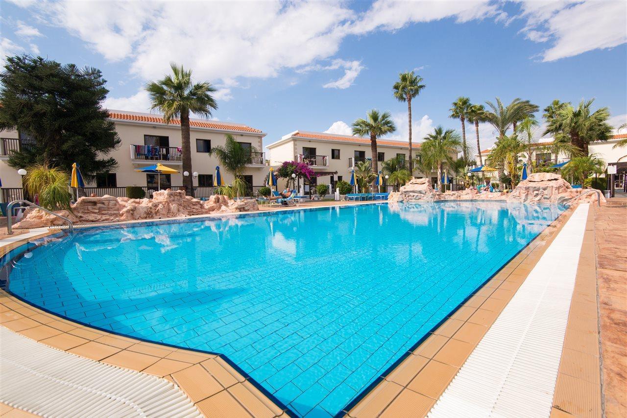 Loutsiana Deluxe Apts Айя Напа Екстериор снимка