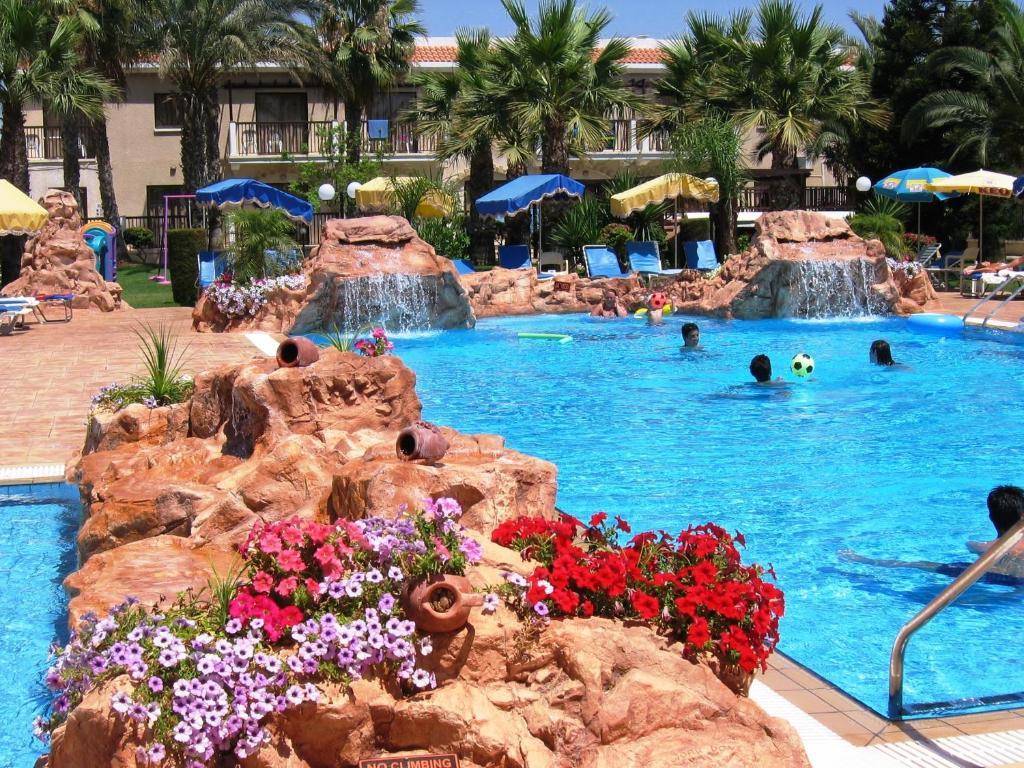 Loutsiana Deluxe Apts Айя Напа Екстериор снимка